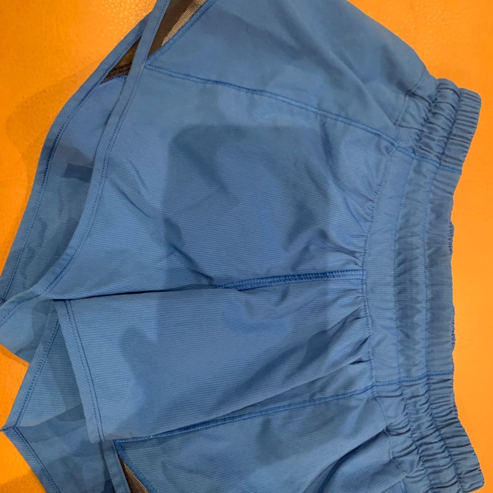 LULULEMON HOTTY HOT SHORTS!!